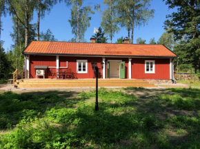 Nedanby | Cottage | Idyllic location | Porch | Grill Edsbro